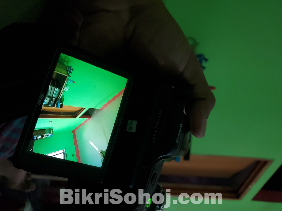 Nikon Coolpix L830 (34x Optical Zoom)